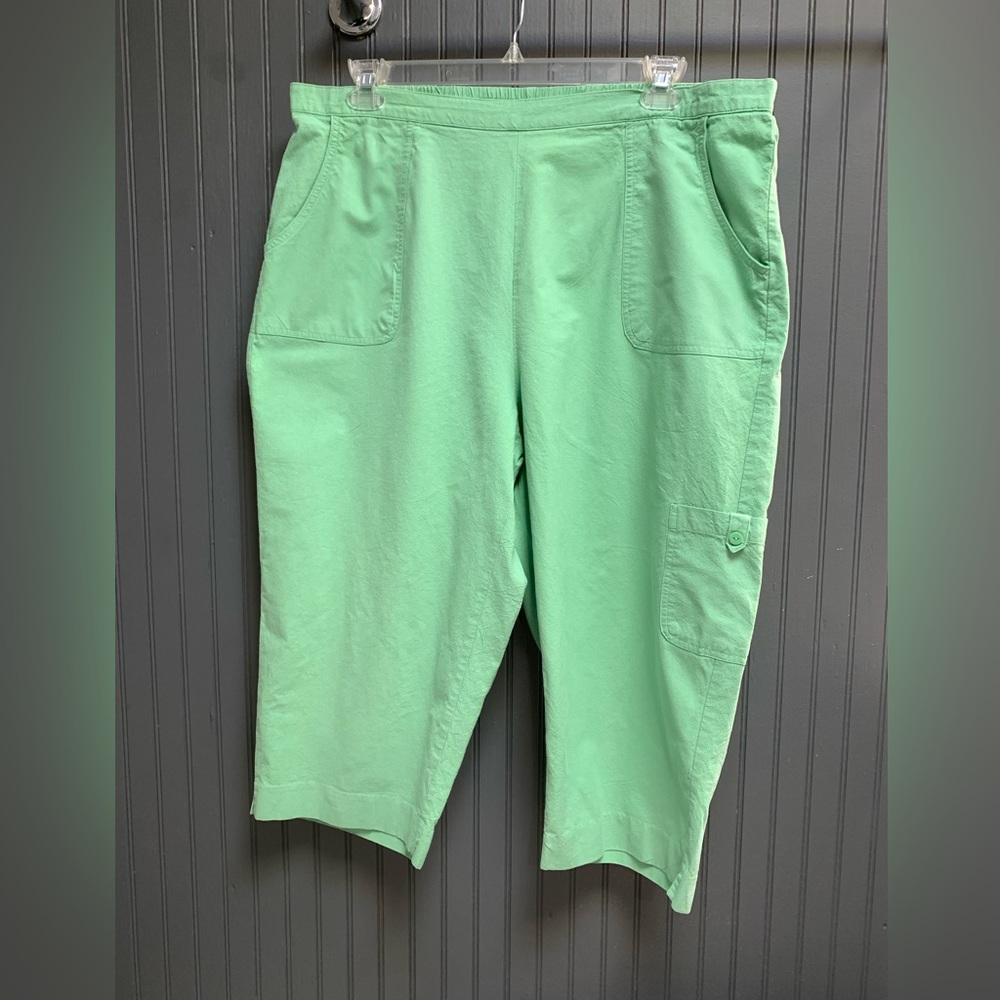 Alfred Dunner Woman  Cotton Lime Green Plus Capri Pants Size 20W - EUC